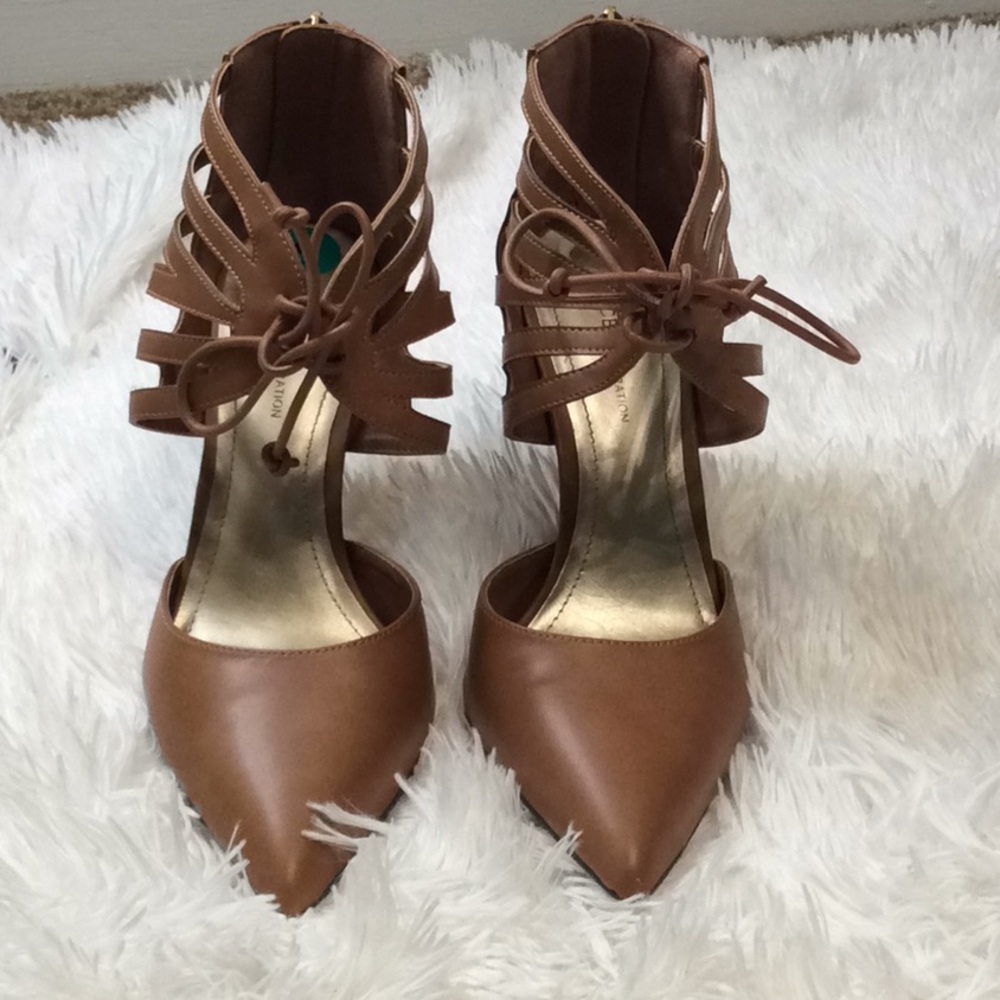BCBGEneration Tan color heels size 8 worn once